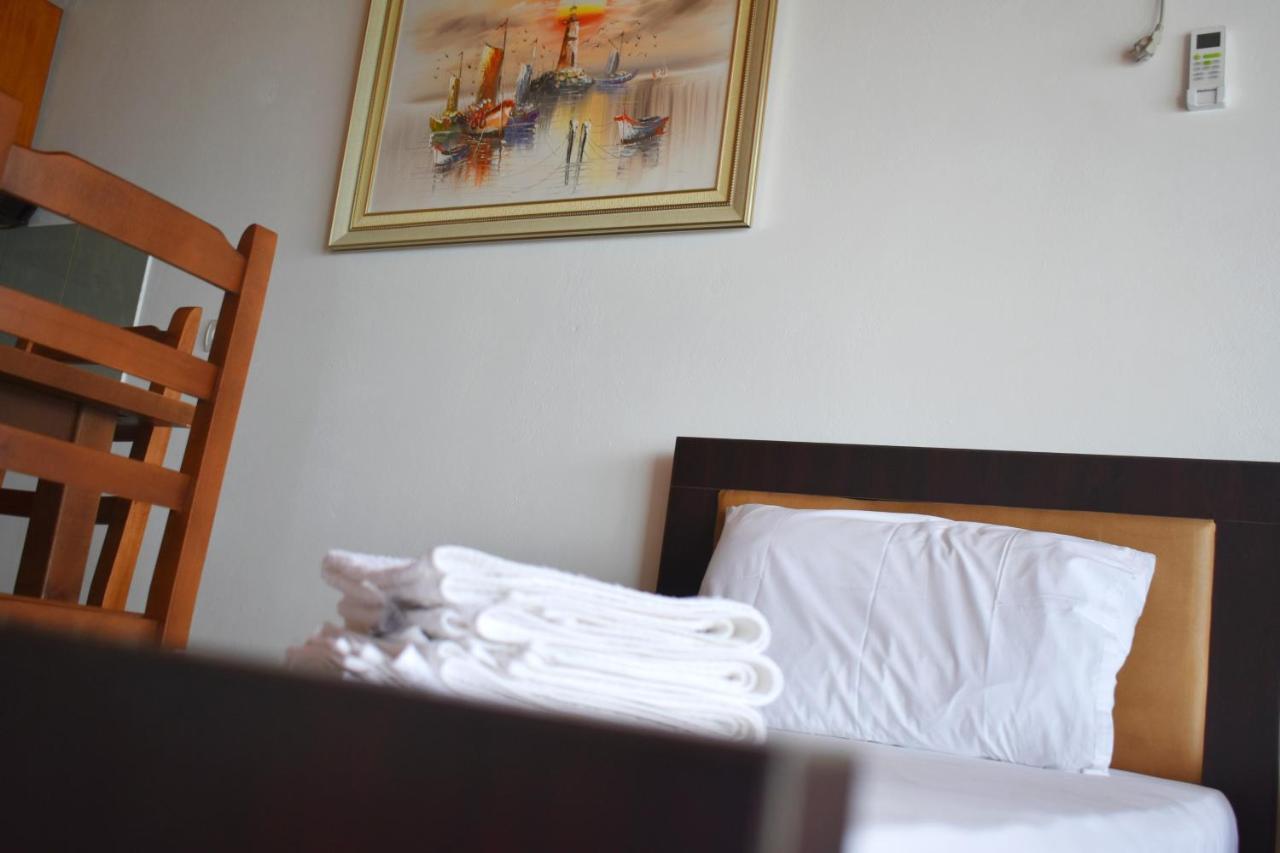 Ionio Rooms II ฮีมาเรอ ภายนอก รูปภาพ