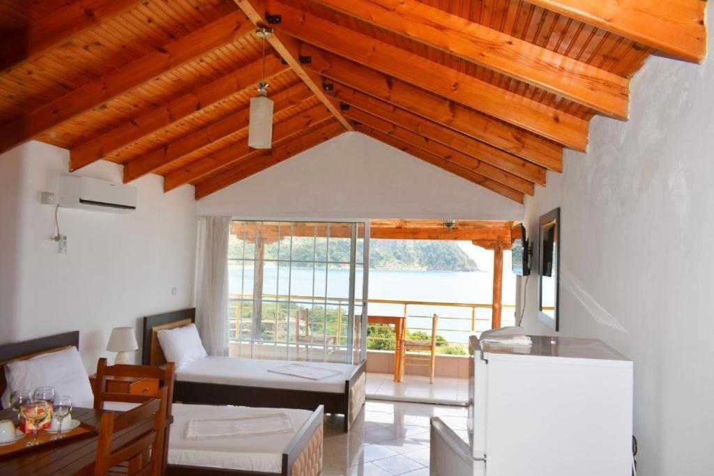 Ionio Rooms II ฮีมาเรอ ภายนอก รูปภาพ